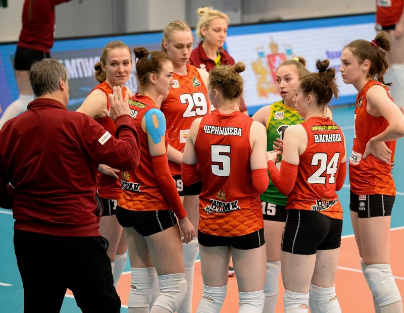 «Уралочка-2-УрГЭУ» одолела «Омь» на старте второго тура Высшей лиги «А»