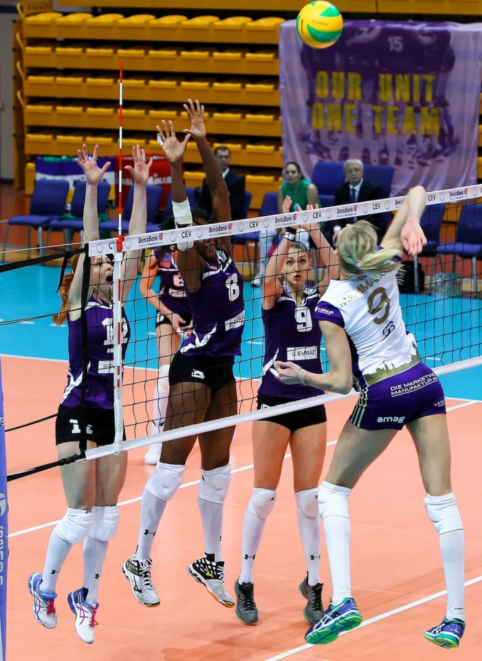 Лига чемпионов: Уралочка-НТМК - Волеро Цюрих 
